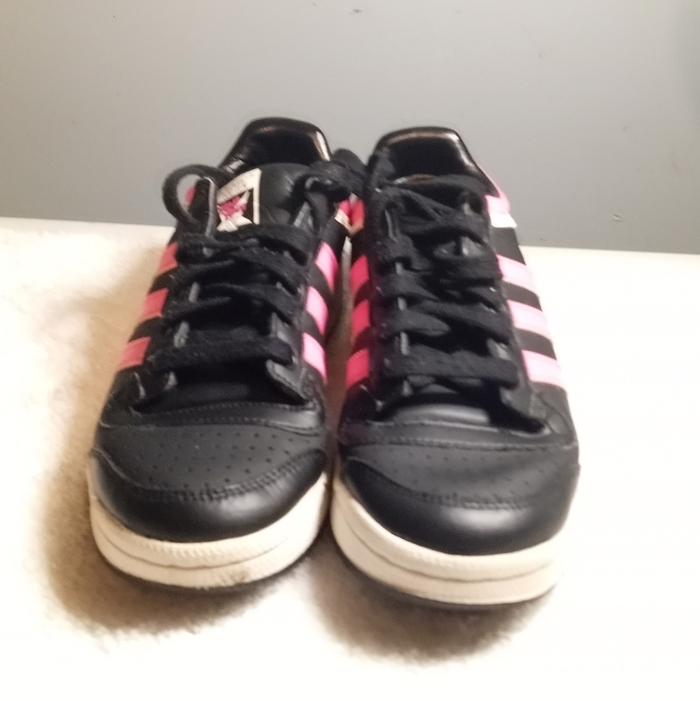 Womens Pink/Black Adidas Pre-owned Size 6.5